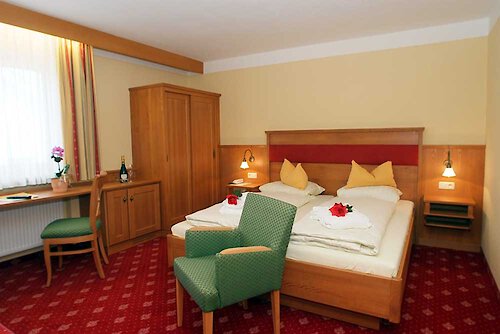 Doppelzimmer Morgentau im Landhausstil Urlaub in Bayern im Ferienhotel Hubertus